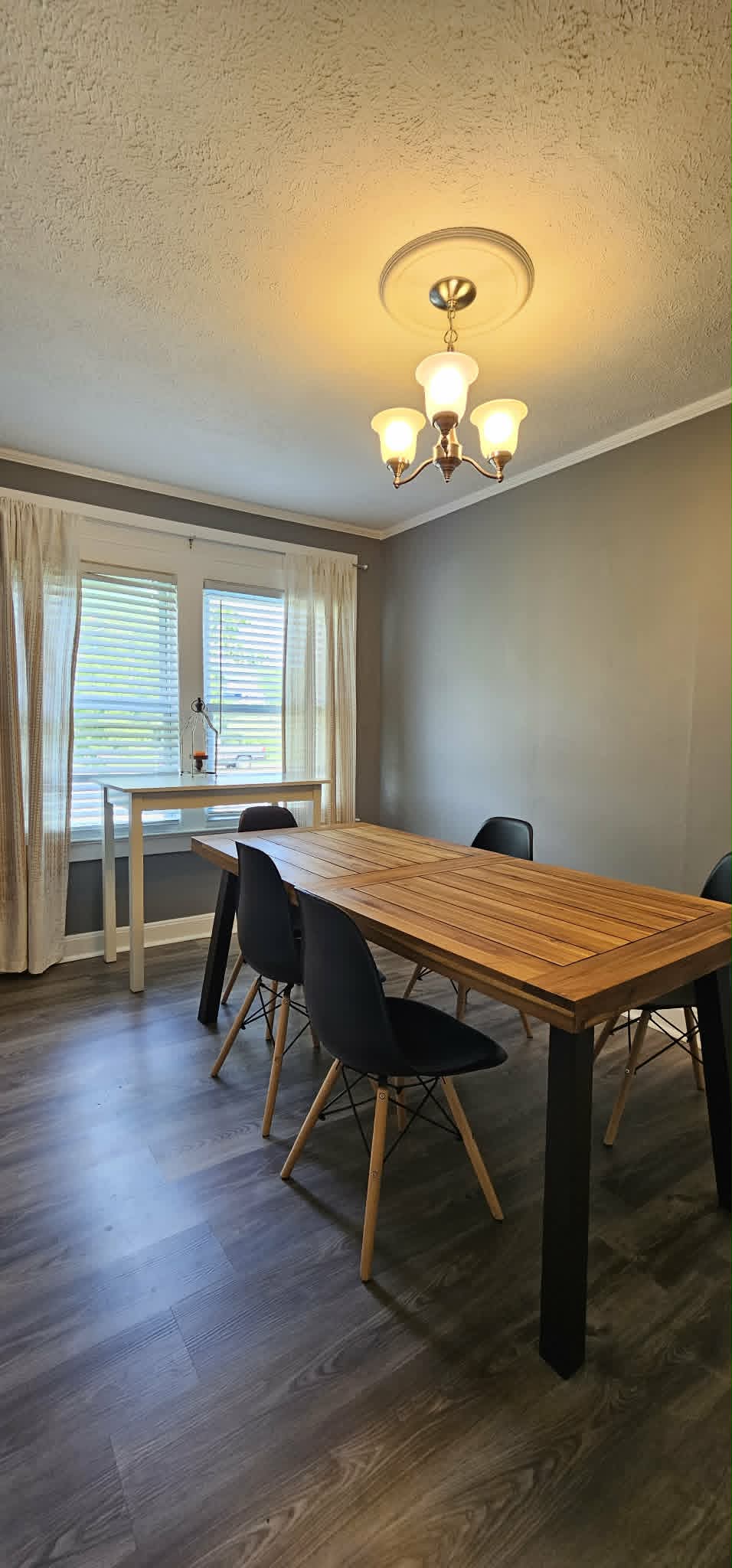 Dining room vertical view